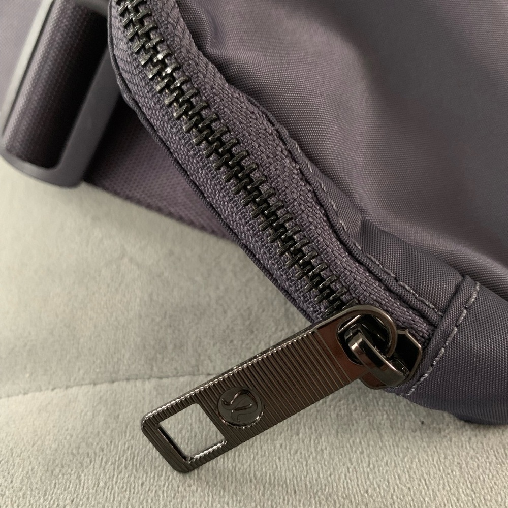 Lululemon Everywhere Belt Bag OG Rare Moonwalk Belt Bag - Picture 3 of 12